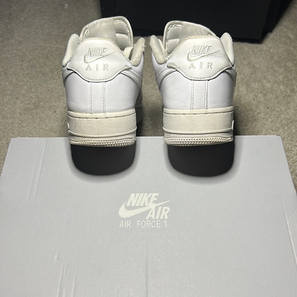 Nike Air Force 1 ‘Triple White’ *Good Condition* Box Included - Picture 3 of 5